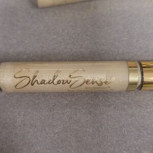 Senegence shadowsense, new in pkg, buttercup shimmer in color